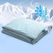 Lade das Bild in den Galerie-Viewer, ArcticLuxe Comforter - Die magische Sommerdecke

